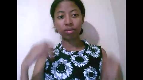 joliekah27 online show from 04/27/26, 07:39