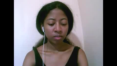 joliekah27 online show from 05/03/26, 09:59