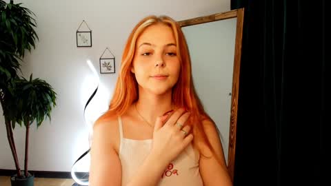 Snapshot of jolly_bean chatting on 01/26/25, 08:36 Polly online show from 01/26/25, 08:36