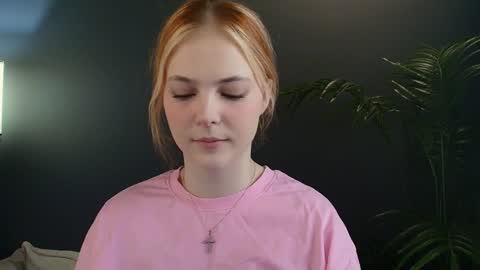 Snapshot of jolly_bean chatting on 02/02/25, 02:17 Polly online show from 02/02/25, 02:17