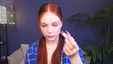 Snapshot of jolly_bean chatting on 10/10/25, 02:43 Polly online show from 10/10/25, 02:43