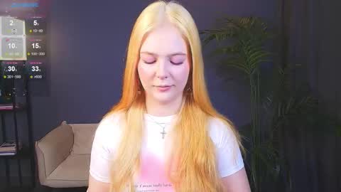 Snapshot of jolly_bean chatting on 11/21/25, 03:05 Polly online show from 11/21/25, 03:05