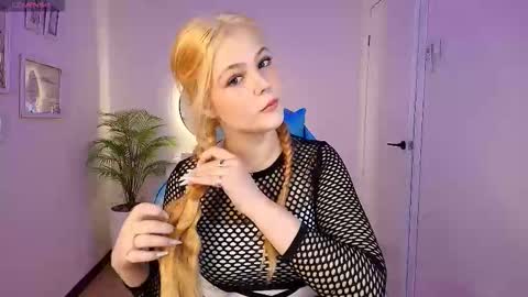 Snapshot of jolly_bean chatting on 11/23/25, 03:06 Polly online show from 11/23/25, 03:06