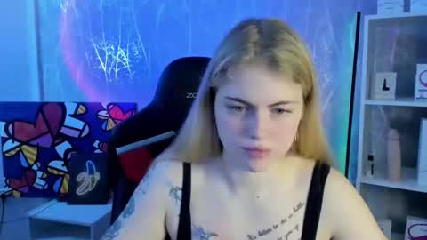 Snapshot of jolly_doll_ chatting on 03/23/26, 03:43 Jolly online show from 03/23/26, 03:43