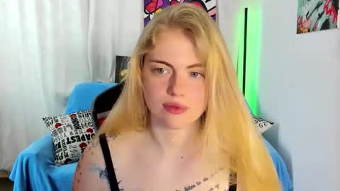 Snapshot of jolly_doll_ chatting on 06/08/26, 02:56 Jolly online show from 06/08/26, 02:56