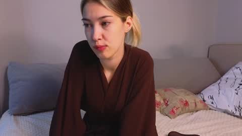 Snapshot of jolyndeb chatting on 10/12/25, 11:09 Viola online show from 10/12/25, 11:09