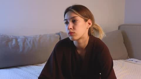 Snapshot of jolyndeb chatting on 10/16/25, 11:44 Viola online show from 10/16/25, 11:44