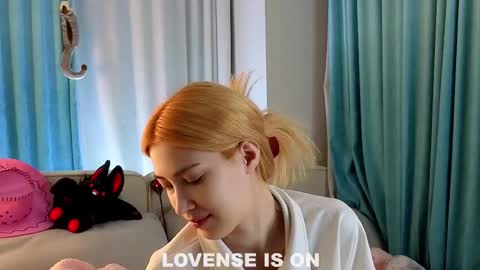 Snapshot of jolyndeb chatting on 02/02/26, 11:09 Viola online show from 02/02/26, 11:09