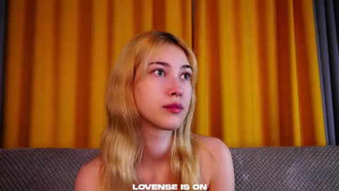 Snapshot of jolyndeb chatting on 03/08/26, 01:04 Viola online show from 03/08/26, 01:04