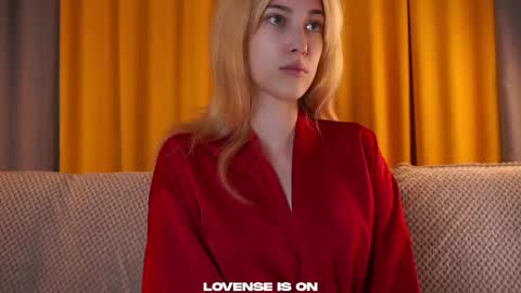 Snapshot of jolyndeb chatting on 03/24/26, 02:33 Viola online show from 03/24/26, 02:33