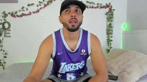 Jon online show from 11/05/25, 04:18