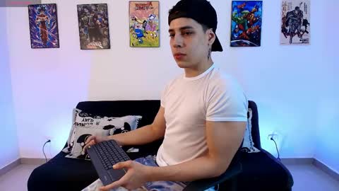 Instagram jonathanfit14 online show from 04/25/26, 01:41