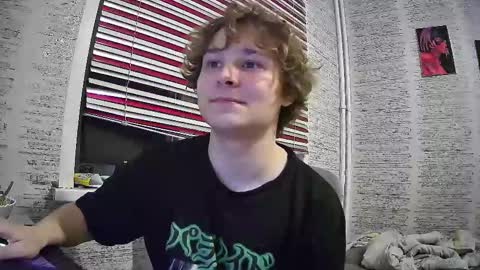 Snapshot of jonnymyloka chatting on 12/26/24, 01:51 JONNY online show from 12/26/24, 01:51
