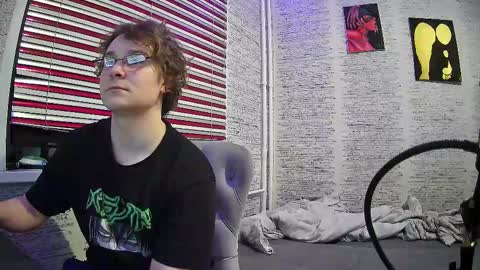 Snapshot of jonnymyloka chatting on 12/30/24, 11:06 JONNY online show from 12/30/24, 11:06