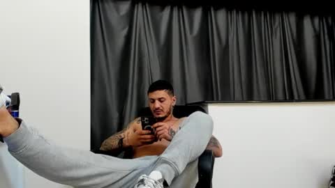 jonnyporn1 online show from 01/04/25, 05:05