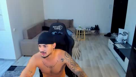 jonnyporn1 online show from 10/17/25, 06:05