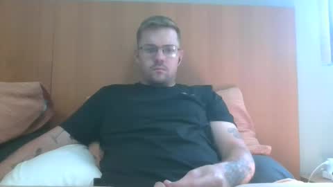 Snapshot of jonoy1995 chatting on 01/06/25, 04:58 jonoy1995 online show from 01/06/25, 04:58