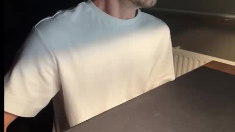 Snapshot of jordansolid chatting on 11/18/25, 06:56 jordansolid online show from 11/18/25, 06:56