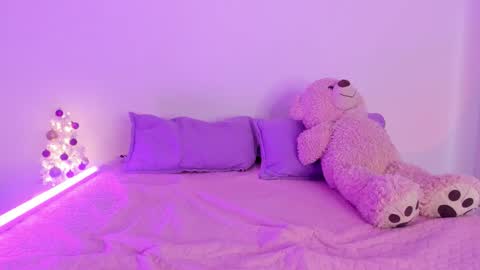 Snapshot of jordy_and_sofi chatting on 12/19/25, 08:38 JORDY AND SOFI online show from 12/19/25, 08:38