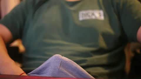 Snapshot of jorge9614 chatting on 10/21/25, 02:23 jorge9614 online show from 10/21/25, 02:23