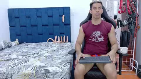 jose_rumbero91 online show from 11/26/25, 12:17