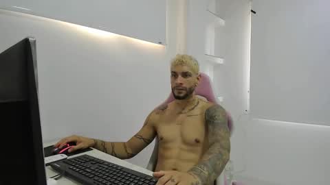 Snapshot of jose_wc chatting on 02/27/26, 02:28 jose_wc online show from 02/27/26, 02:28