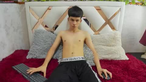 Snapshot of josedaviidd chatting on 12/15/25, 06:23 JOSE DAVID online show from 12/15/25, 06:23