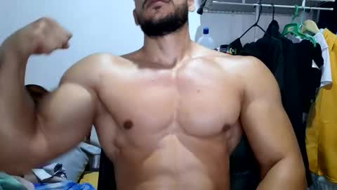 Snapshot of josefit06 chatting on 10/10/25, 03:22 josefit06 online show from 10/10/25, 03:22