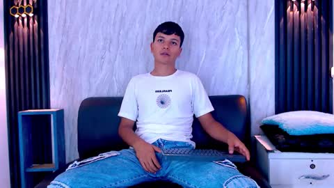 Snapshot of joseph_gonzalez chatting on 12/14/25, 03:01 Joseph Gonzalez online show from 12/14/25, 03:01