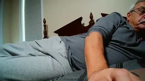 josephgr2021 online show from 11/04/25, 10:42