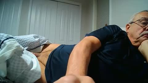 josephgr2021 online show from 11/25/25, 02:17