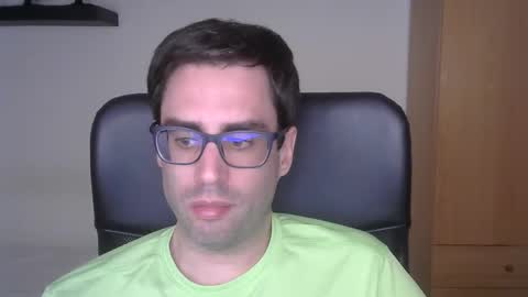 Snapshot of josevd chatting on 09/16/25, 03:57 Jose online show from 09/16/25, 03:57