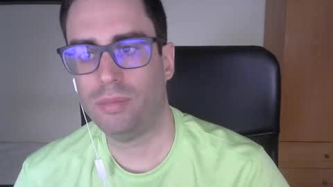 Snapshot of josevd chatting on 10/03/25, 10:34 Jose online show from 10/03/25, 10:34