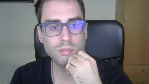 Snapshot of josevd chatting on 10/18/25, 03:35 Jose online show from 10/18/25, 03:35