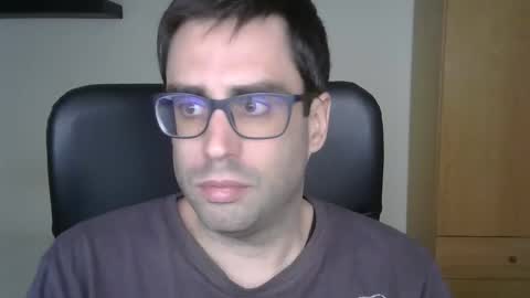 Snapshot of josevd chatting on 11/15/25, 02:24 Jose online show from 11/15/25, 02:24