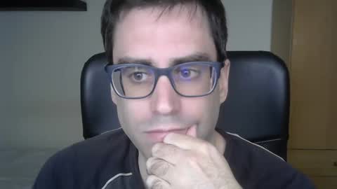 Snapshot of josevd chatting on 11/17/25, 11:16 Jose online show from 11/17/25, 11:16