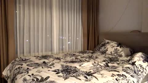 josh_xo online show from 11/04/25, 12:48