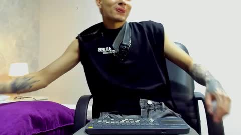 Snapshot of joshbeech chatting on 02/04/26, 12:44 JoshBeech online show from 02/04/26, 12:44