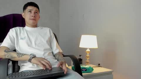 Snapshot of joshbeech chatting on 03/17/26, 01:25 JoshBeech online show from 03/17/26, 01:25