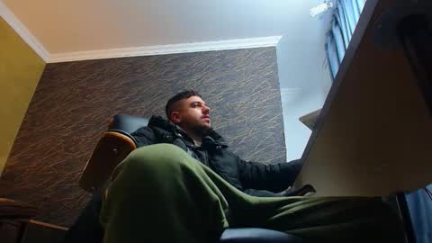 JoshKnight online show from 12/05/25, 06:11