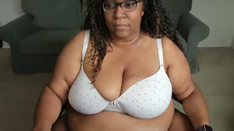 Snapshot of josie_kiss chatting on 04/30/26, 06:47 Josie Kiss online show from 04/30/26, 06:47