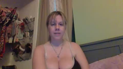 Snapshot of josiecaruso chatting on 11/23/25, 02:33 Lana Caruso online show from 11/23/25, 02:33