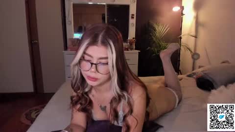 josephine   independent model    online show from 01/24/25, 11:34