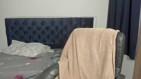 josy online show from 05/05/26, 03:58
