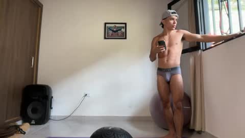 Im Jouliano online show from 04/25/26, 03:09