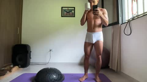 Im Jouliano online show from 05/11/26, 03:40