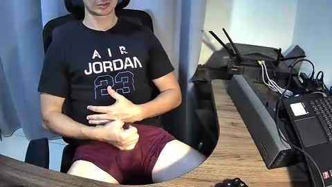 Snapshot of joven322 chatting on 02/20/25, 06:17 Matias online show from 02/20/25, 06:17