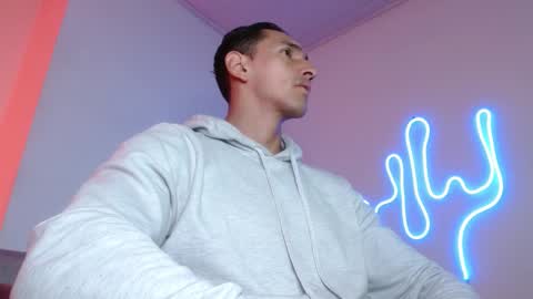 Snapshot of joy_lopezfit chatting on 02/24/25, 02:04 JOYLOPEZFIT online show from 02/24/25, 02:04