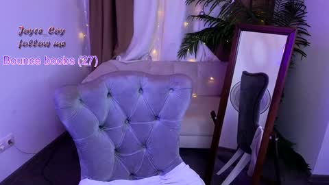 Snapshot of joyce_coy chatting on 01/11/25, 04:25 Joyce online show from 01/11/25, 04:25