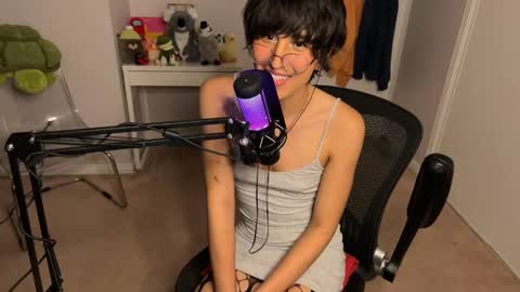 Snapshot of joystickjackie chatting on 12/10/24, 12:06 Jackie Joy online show from 12/10/24, 12:06